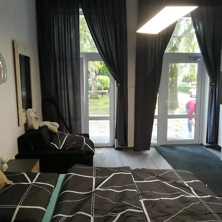 アパート Mirabella 1 コウォブジェク