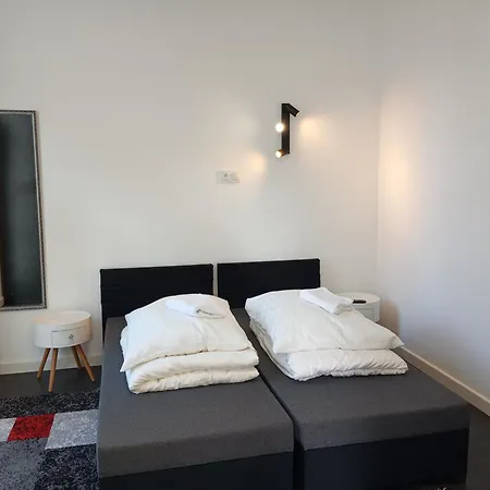 アパート Mirabella 1 コウォブジェク