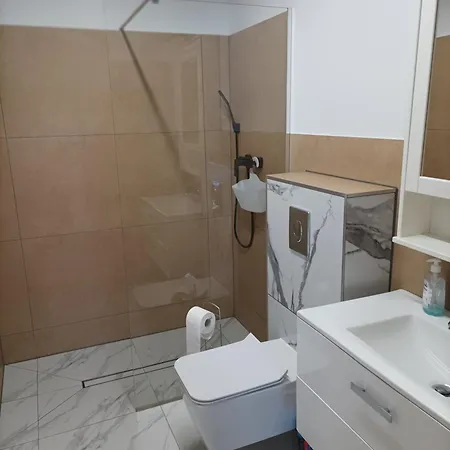 Mirabella 1 アパート *